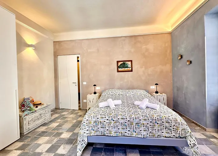 Hostdomus-Acquamarina Suite - Seafront Apartment - Bike Room