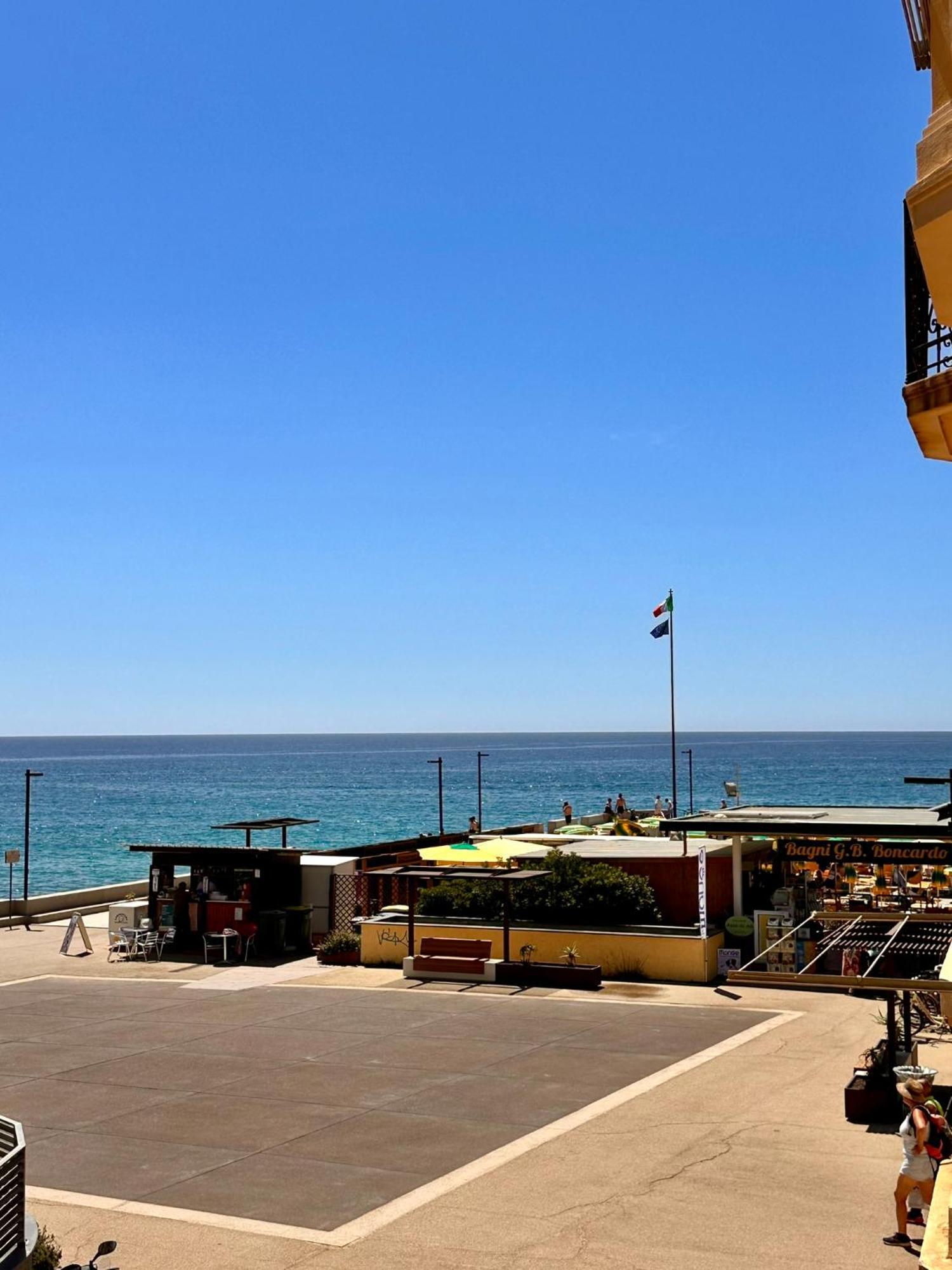 Hostdomus-acquamarina - Seafront - Bike Apartment Finale Ligure